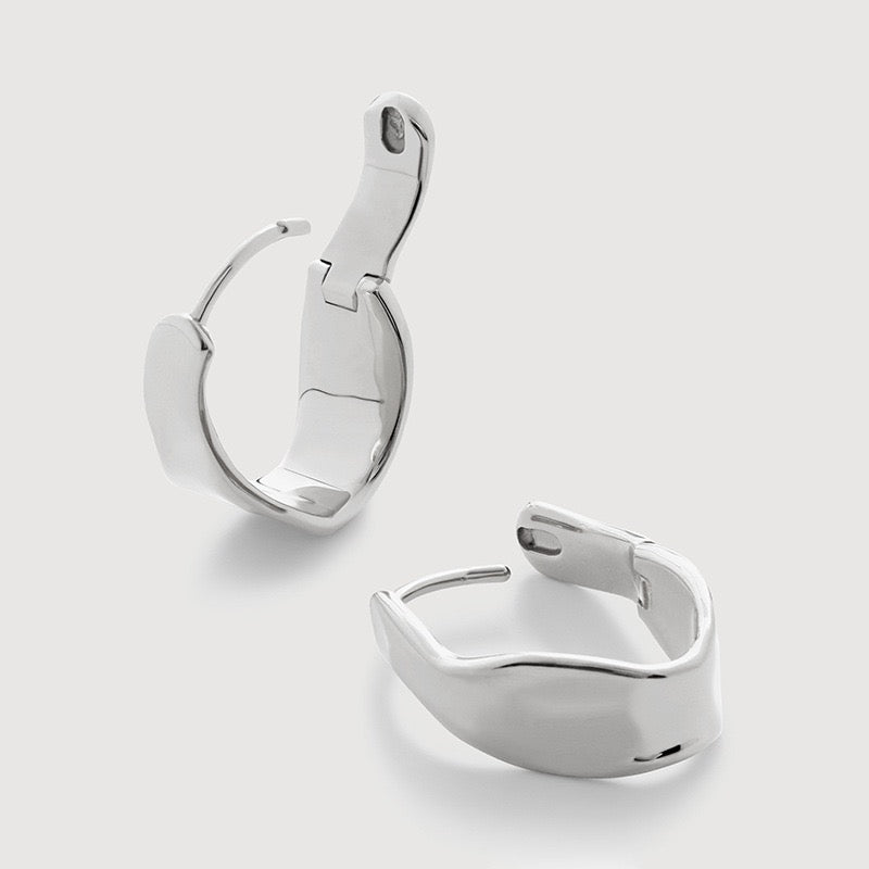Wave Medium Hoop Earrings