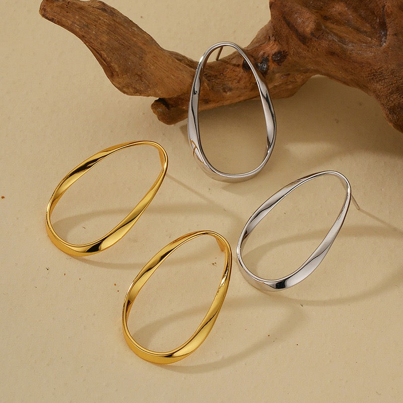 Large irregular front circle silver earrings BUBBLE