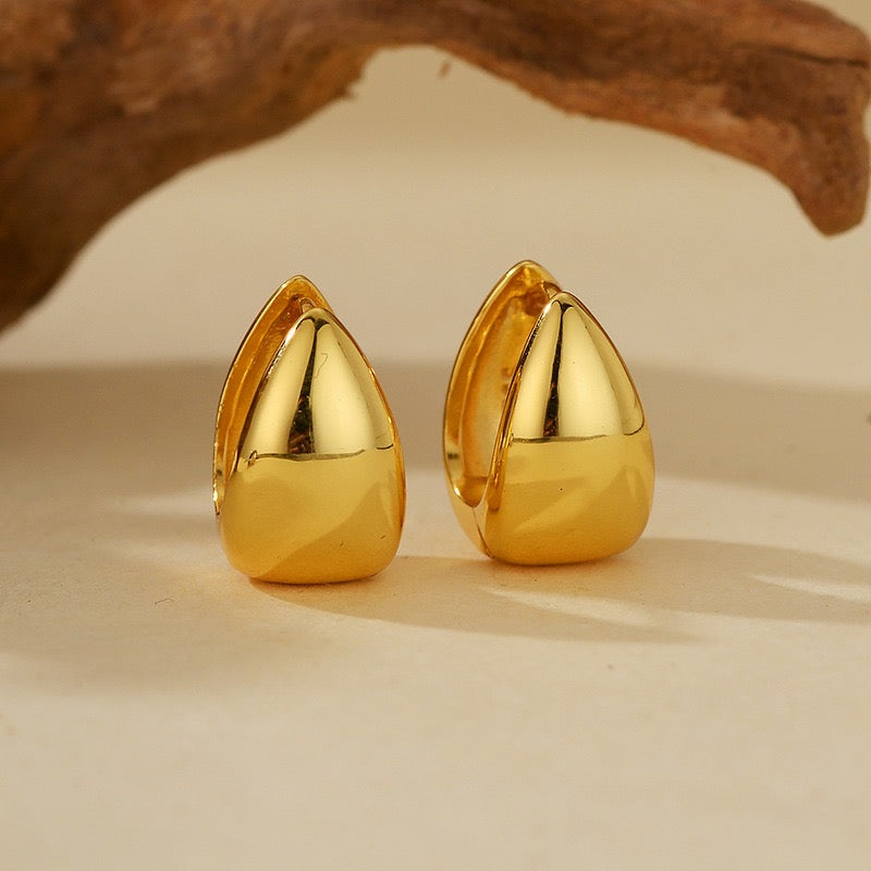 TEAR DROP EARRINGS - GOLD Platinum