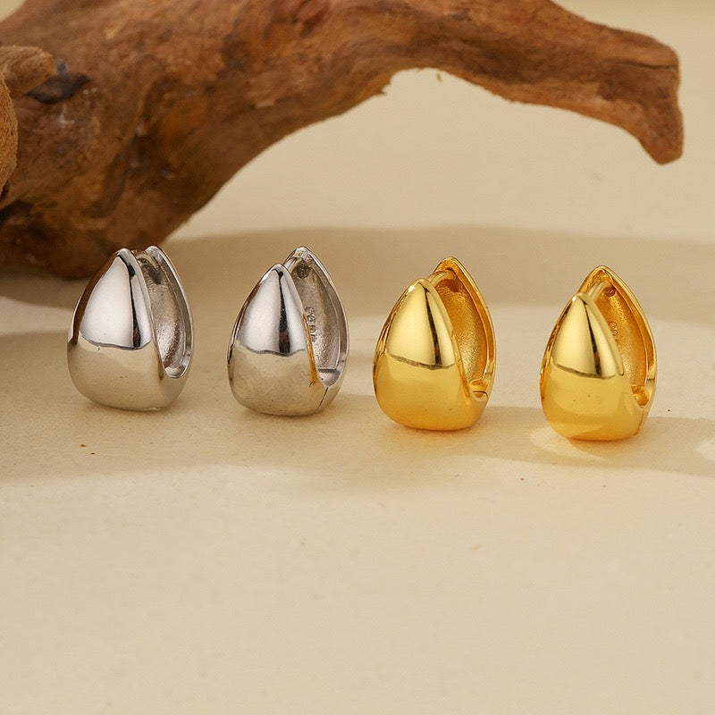 TEAR DROP EARRINGS - GOLD Platinum