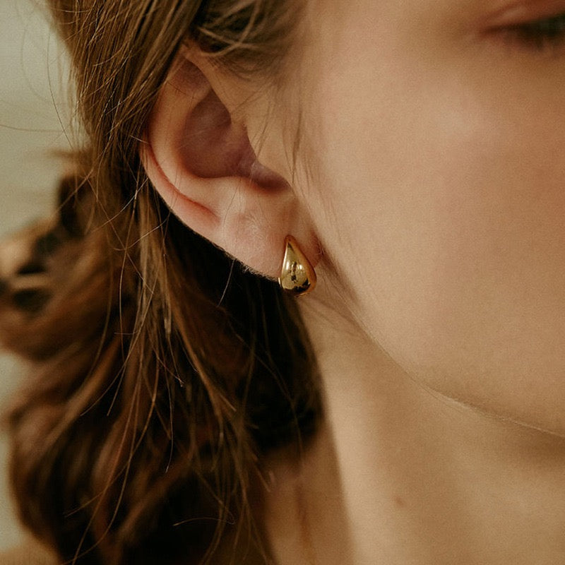 TEAR DROP EARRINGS - GOLD Platinum