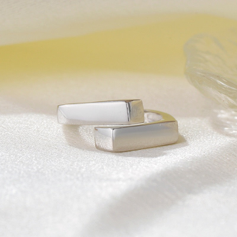 BOXY GOLD RING